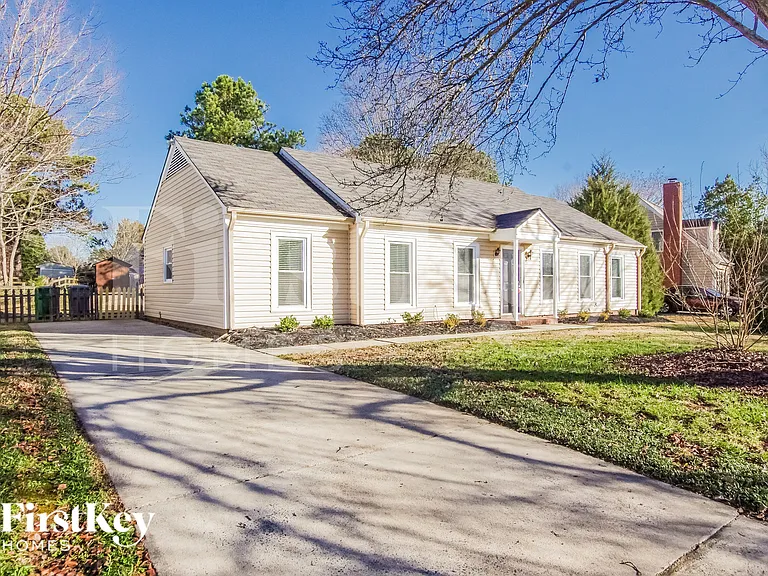 11701 Charnwood Ct — Photo 2