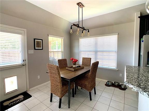 3rd image of 2189 Liriope Ln