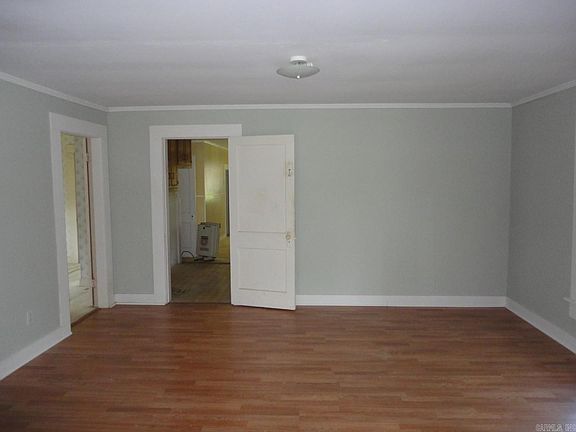 5th image of 1002 E Church St