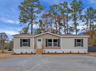 172 Dawsey Dr, Bonneau, SC 29431