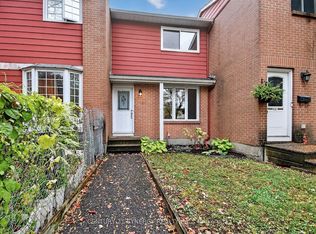 928 Meadowlands Dr, Ottawa, ON K2C 0K3