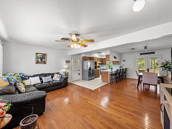4th image of 704 Smokey Mountain Dr