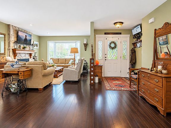 3rd image of 12496 219th St