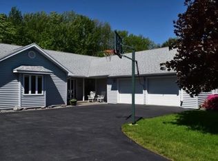 9416 Pendergast Rd, Phoenix, NY 13135