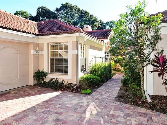 2nd image of 3804 Lyndhurst Ct