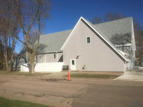 304 S Douglas St, Elk Point, SD 57025