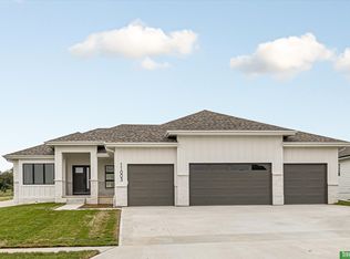 11003 98th St, Papillion, NE 68046