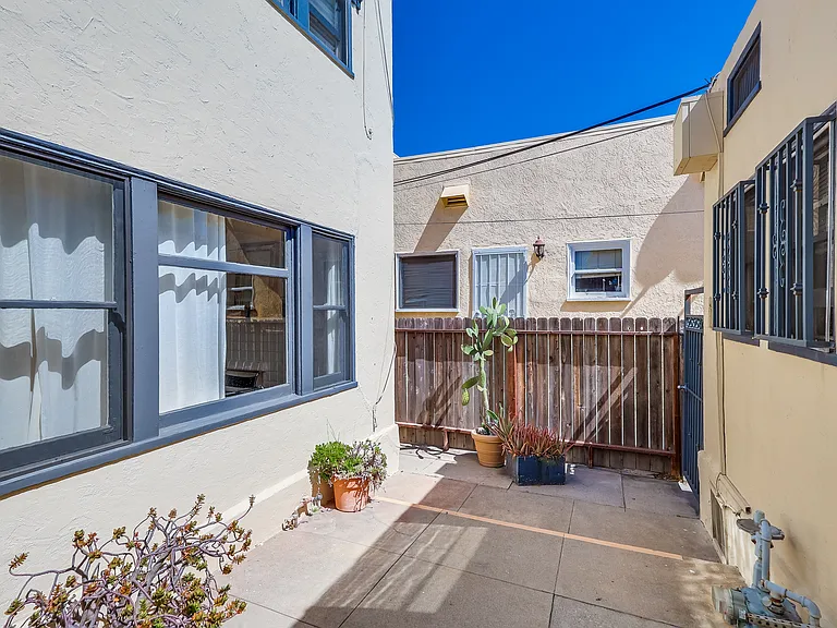 479 Dawson Ave — Photo 12