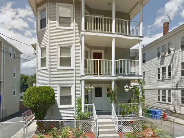 122 Paradis Ave Floor 2, Woonsocket, RI 02895