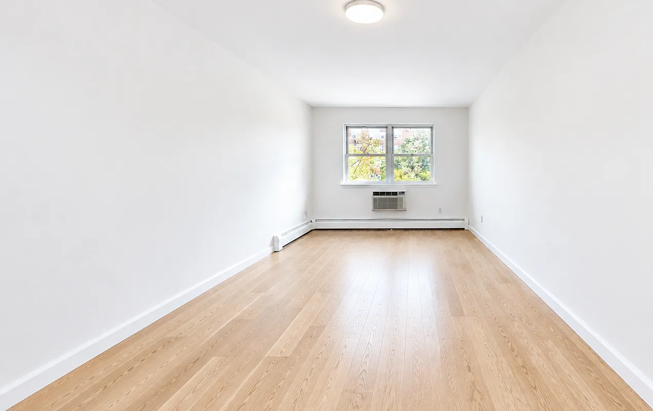 3716 Blackstone Avenue — Photo 3