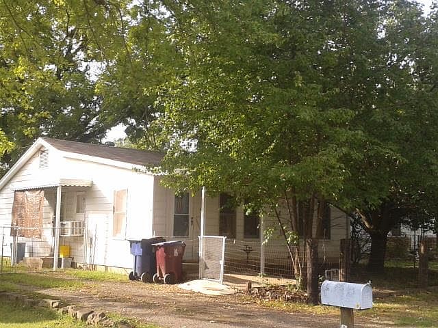 2nd image of 4942 Speer St