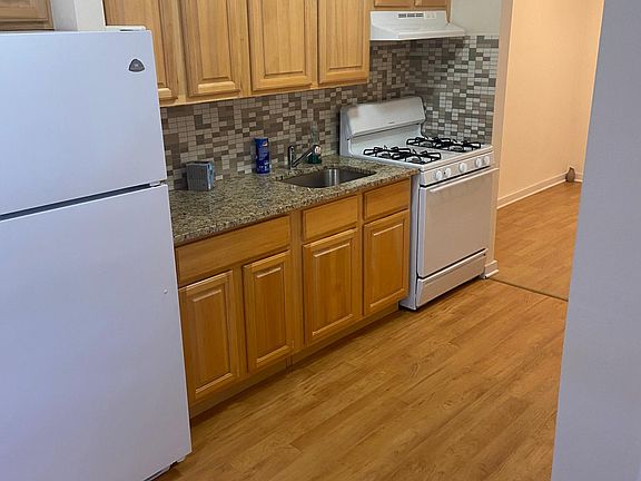 4th image of 6027 75th St Floor 2