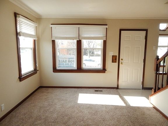 3rd image of 585 South 5 Avenue