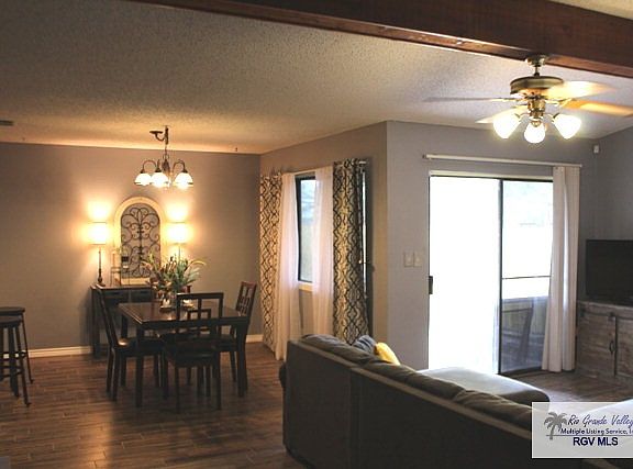 3rd image of 942 Blue Bonnet Dr