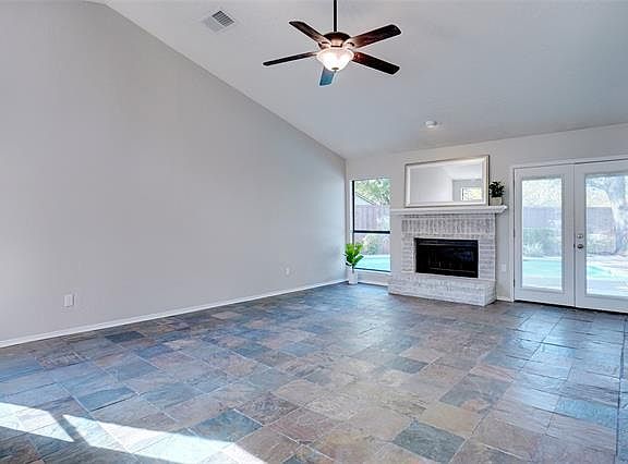 3rd image of 4333 Thames Ct