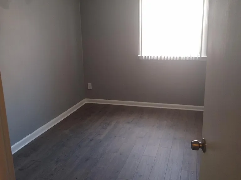 1811 Kendrick St — Photo 2