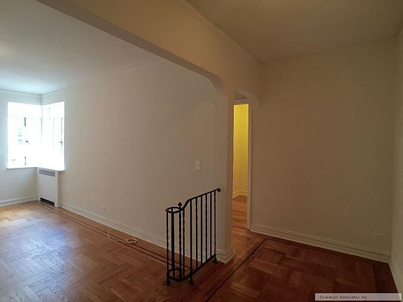 5th image of 101 Cooper St APT 6L