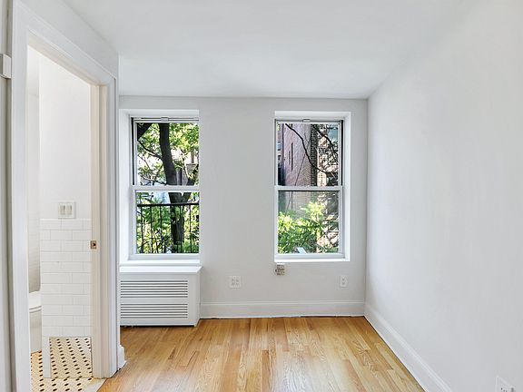 3rd image of 98 Christopher St APT 9