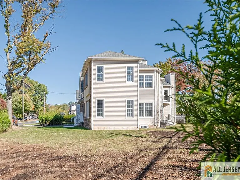7 Mount Pleasant Ave — Photo 43