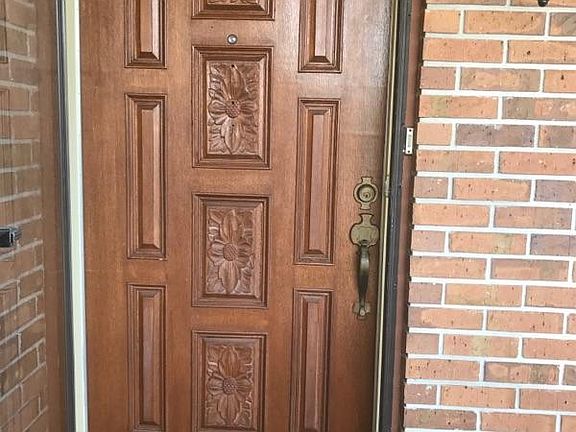 2nd image of 9148 SOUTHWARK Drive N