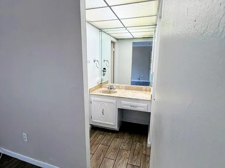 8401 SW 107th Ave — Photo 11