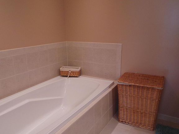 3rd image of 1111 Oronoco St Unit 124