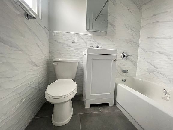5th image of 23 Seidler St #39E