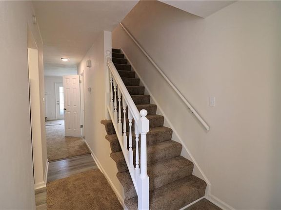 3rd image of 1548 Jameson Dr