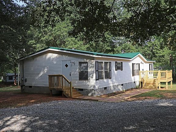 2nd image of 175 Sherwood Cir #1