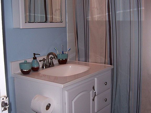 2nd image of 751 N Broadway APT 2A