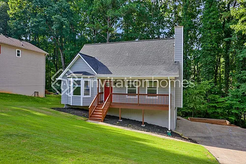1136 Norfolk Dr NW Photo 1