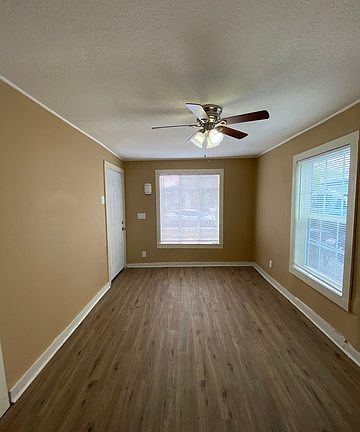 4th image of 823 Angela St #A