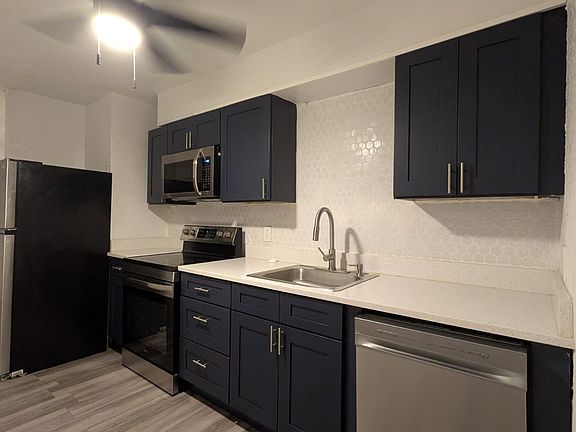 2nd image of 614 Pear St