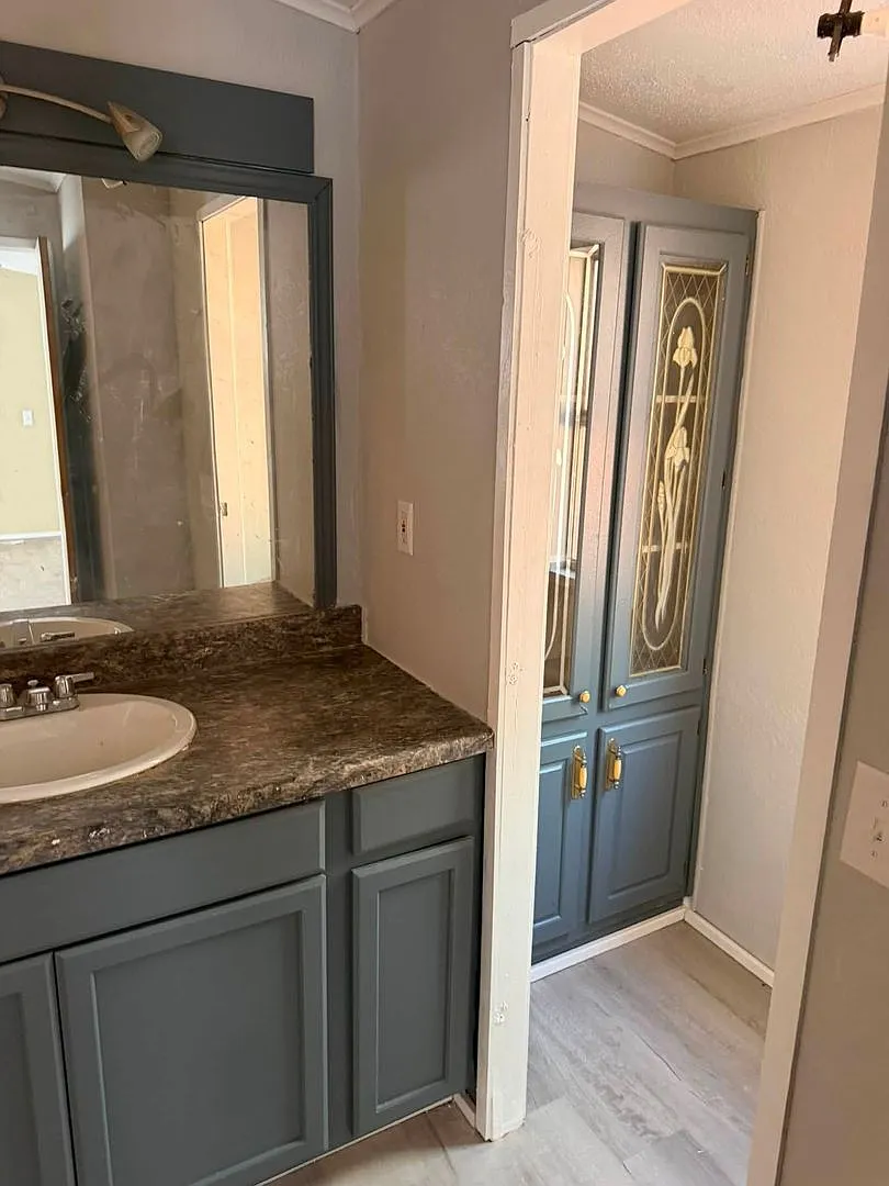 Newly Remodeled 2BD/2BA Trailer home $1450 a month, available 8/26 for year-long lease — Photo 3