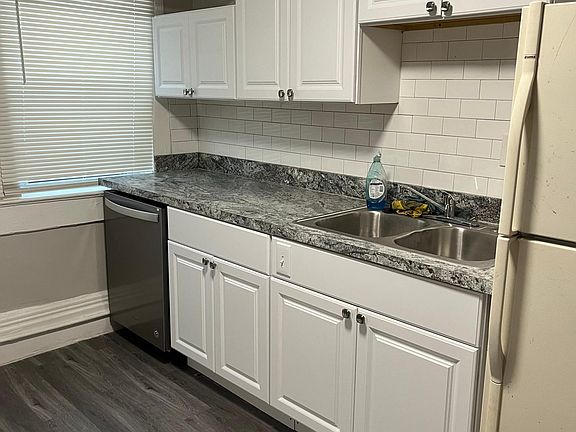 5th image of 4732.5 Bridge Ave #1