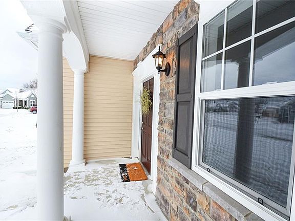 4th image of 9 Colonnade Ter