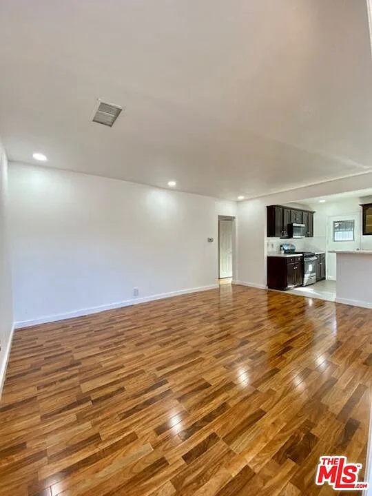 2 bed, 1.0 bath, 900 sqft, $3,600 — Photo 3