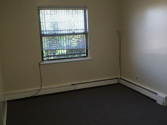 5th image of 3045 70th St #3