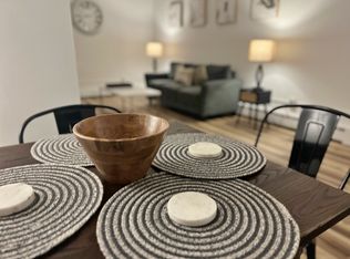 1302 E Grove St APT 1, Bloomington, IL 61701