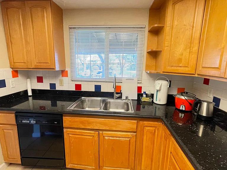3147 Kermath Dr — Photo 10