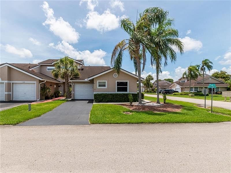 1st image of 1249 W Lakes Dr #1249