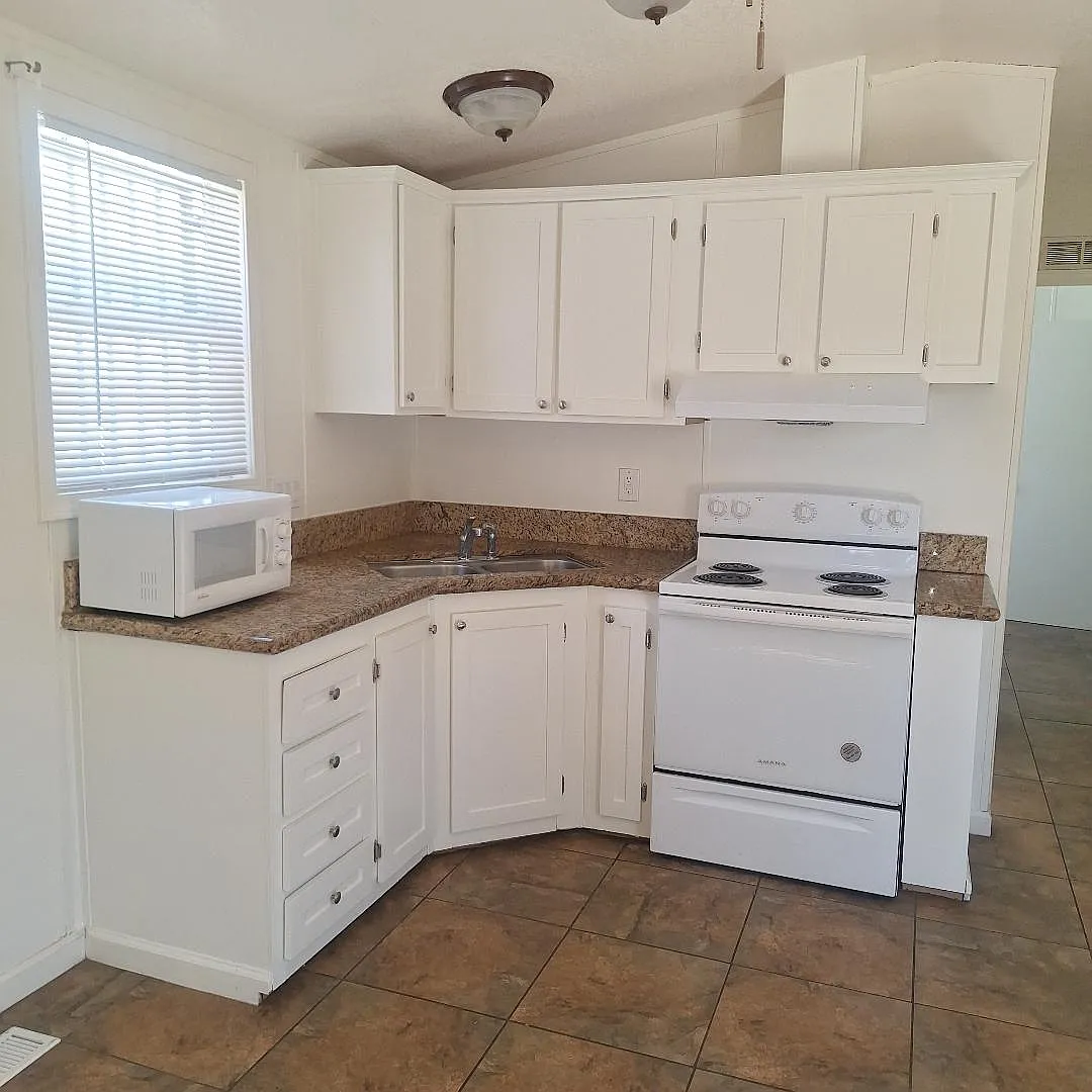 1 bed, 450 sqft, $2,000 — Photo 3