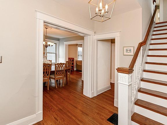 4th image of 2717 Hyde Park Ave