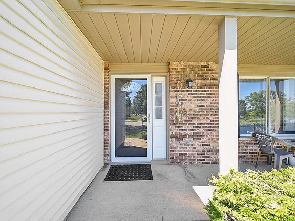 2nd image of 313 Southwood Cir