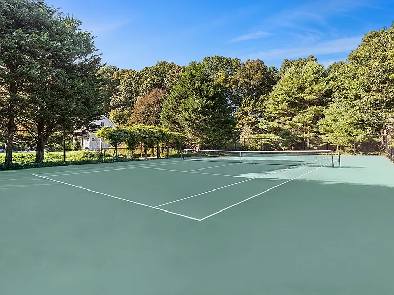 342 Wainscott Harbor Rd — Photo 3