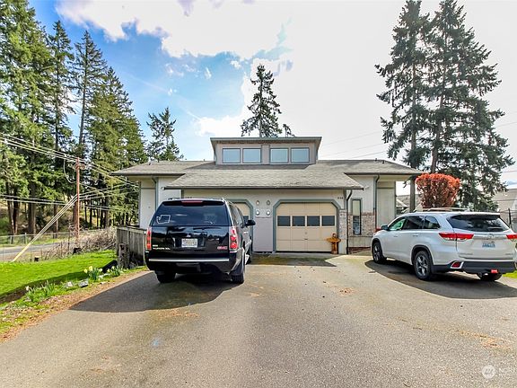 4th image of 3908 151st Street Ct E