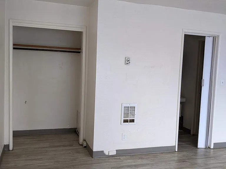 1445 W 6th Ave — Photo 7