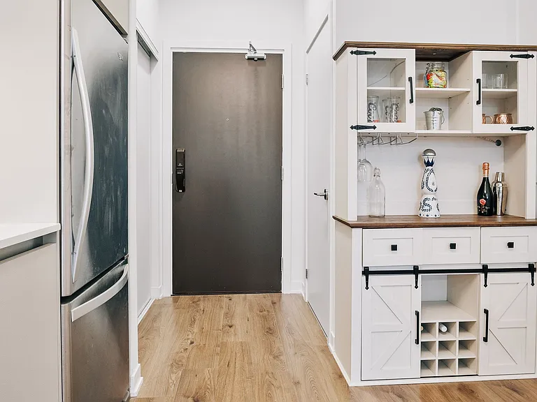 395 Dundas St W #110 — Photo 17