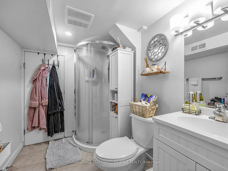 61 Chelsea Ave #1 — Photo 4