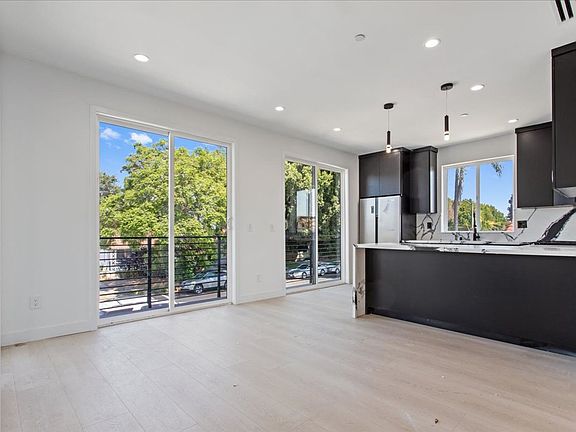 2nd image of 2200 Thurman Ave #2202